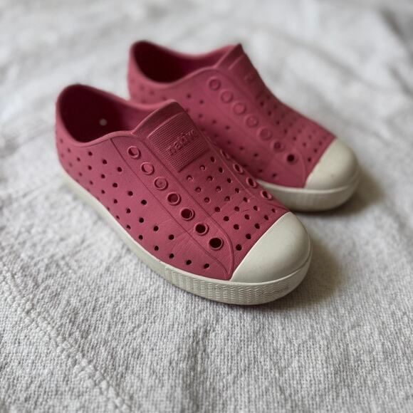 Native Shoes Pink Kids Slip-On | Child Size 10 | Water-Friendly Lightweight - Picture 2 of 7